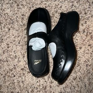 BRAND NEW WITH TAGS black Dansko slides size 39 (8.5-9) womens